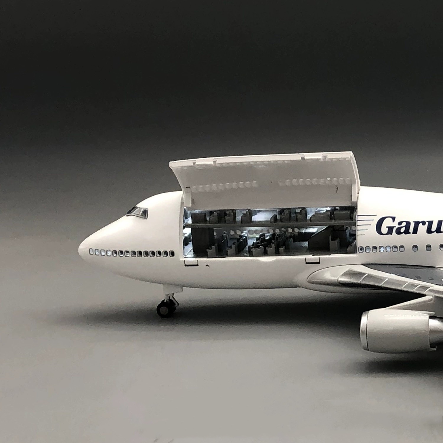Neues, zu öffnendes Garuda Ind – Model Kit Indonesia Bewertung und Preis